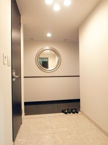 サンメゾン心斎橋セレブリティの玄関
