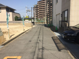 【前面道路含む現地写真】