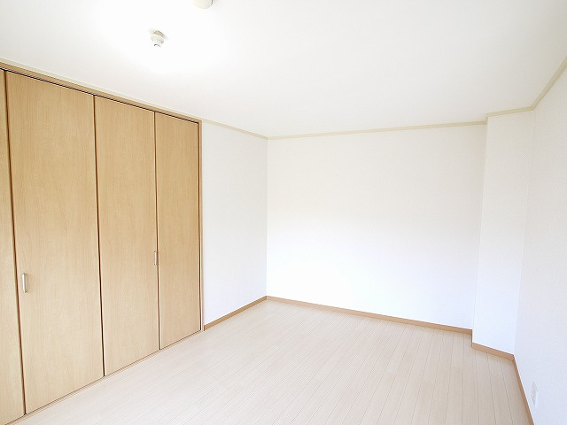 サンハイツ上村の洋室
