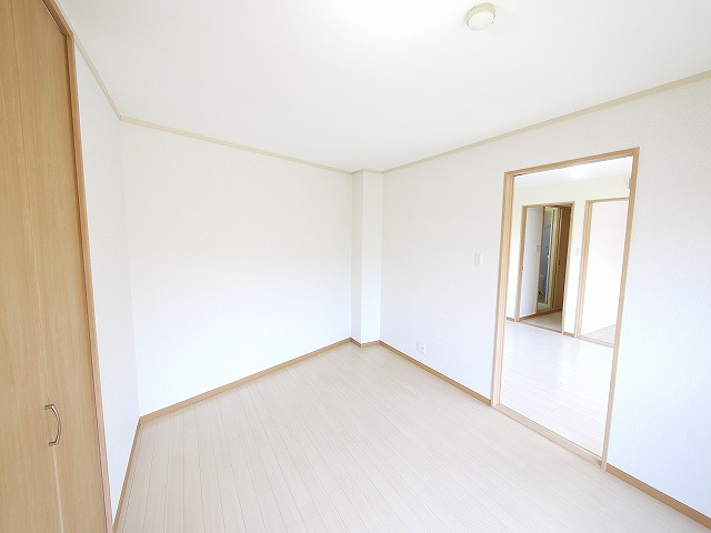 サンハイツ上村の洋室