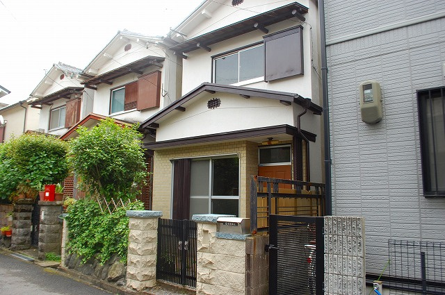 高堂貸家の外観