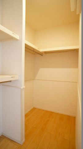 ロワゾーブルーＩの収納