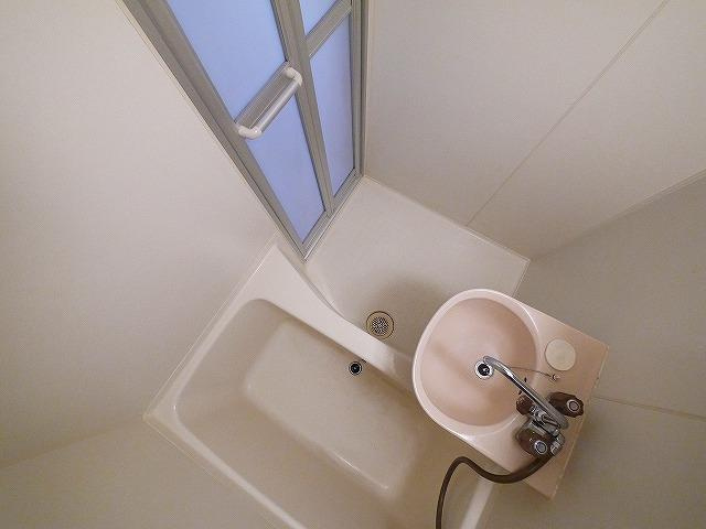 田村マンション（元町１丁目）の浴室|コンパクトで使いやすいお風呂です