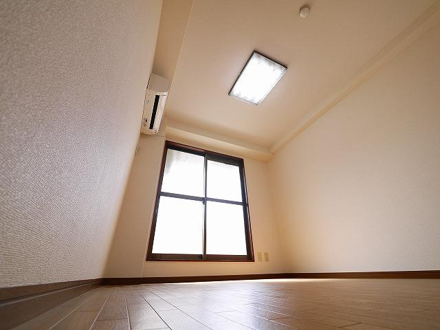 田村マンション（元町１丁目）の居間・リビング|おしゃれな居間です