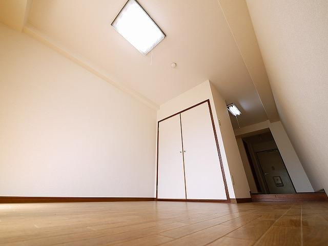 田村マンション（元町１丁目）の居間・リビング|ゆったり過ごせる居間です