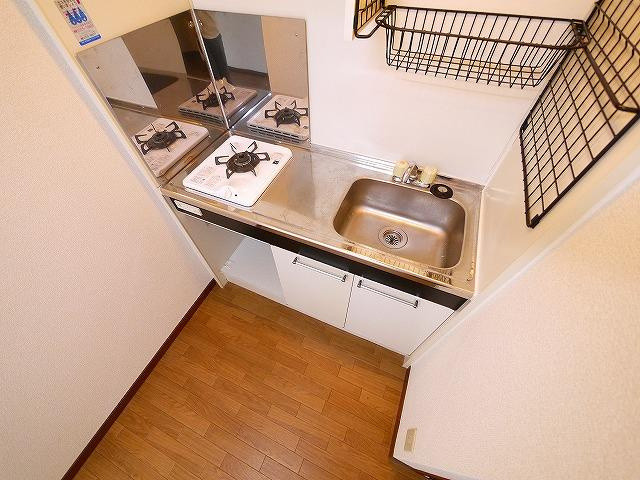 田村マンション（元町１丁目）のキッチン|きれいなキッチンです