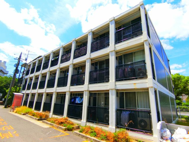 Iroom狭山の外観