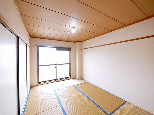 メープルハイツの和室|ゆったりとくつろげる和室です