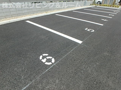【駐車場】 | ルミウス・B棟