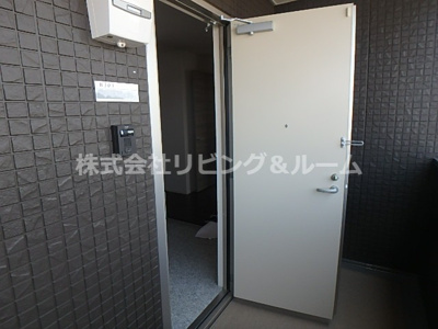 【玄関】 | ルミウス・B棟