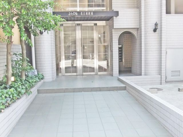 ジョイフル名古屋駅前のエントランス|ジョイフル名古屋駅前