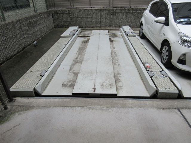 レジディア栄の駐車場|レジディア栄