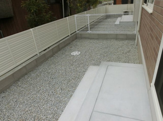 【庭】 |  グレイスコート唐崎