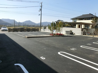 【駐車場】