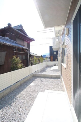 【庭】 |  グレイスコート唐崎