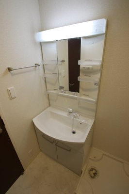 【設備】 | ハイムコンフォート | 室内洗濯機置場