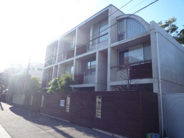白山フラットの外観