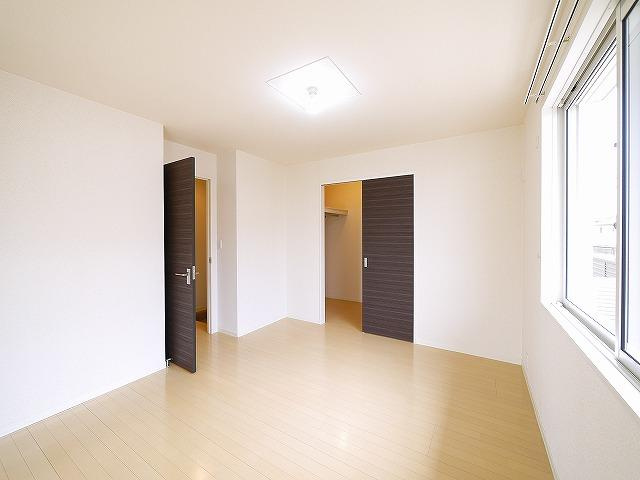 クレストヒルズの洋室|広々とした洋室です