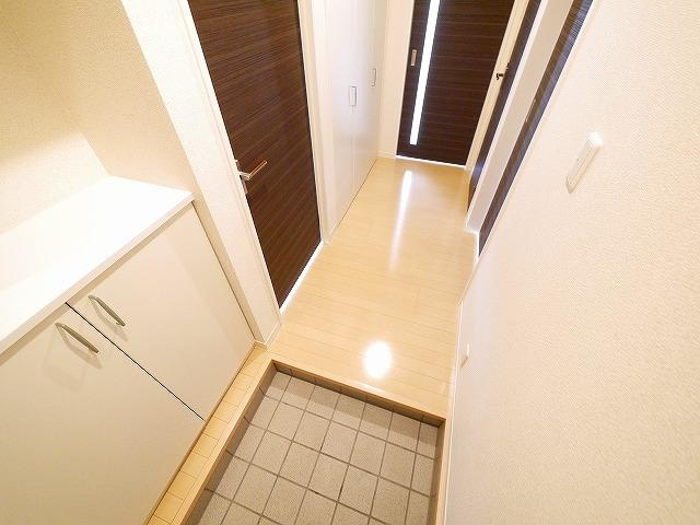 クレストヒルズの玄関|落ち着いた玄関です