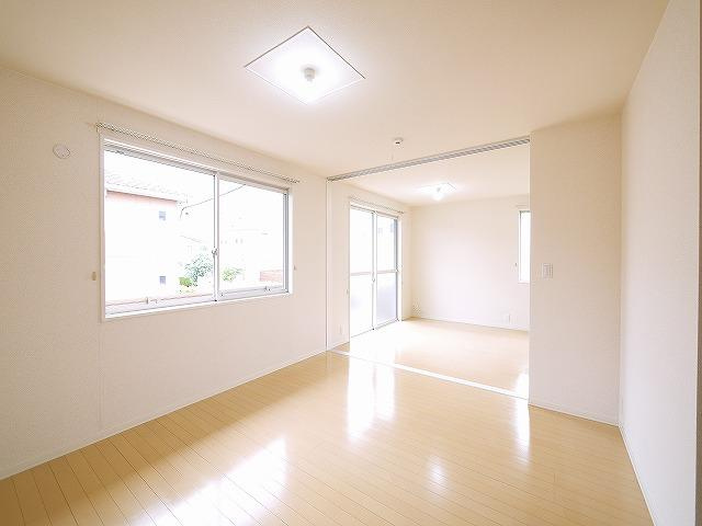 クレストヒルズの洋室|広々とした洋室です