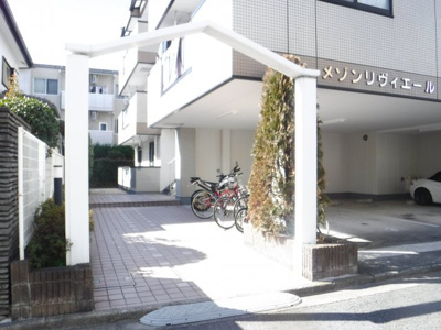 【エントランス】 | メゾンリヴィエール