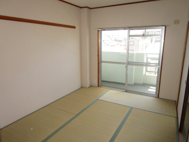 大阪市淀川区新北野２丁目の賃貸マンションの和室