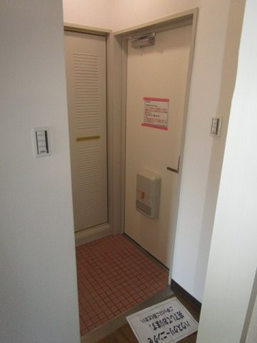大阪市淀川区新北野２丁目の賃貸マンションの玄関