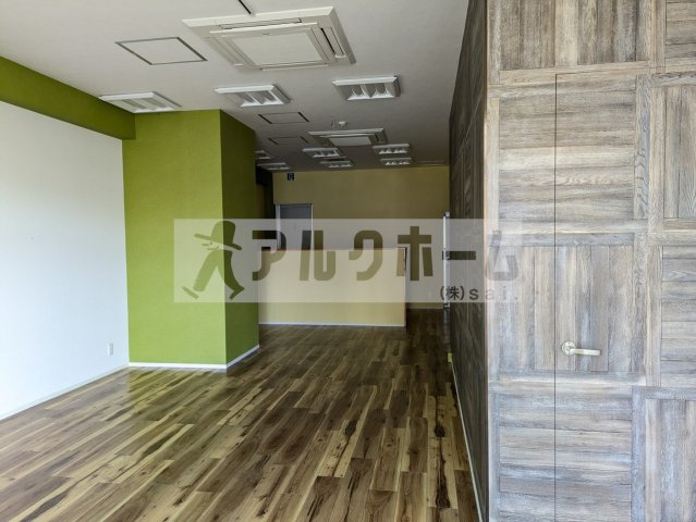 柏原市国分西１丁目の店舗事務所の内装
