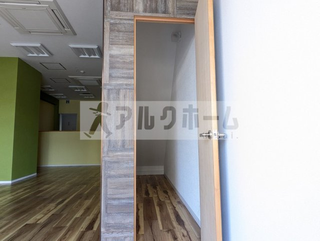 柏原市国分西１丁目の店舗事務所の内装