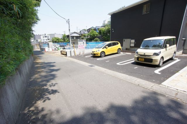 パセオラの風の駐車場