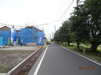 【前面道路含む現地写真】