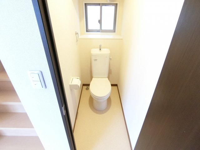 フジパレス戸建賃貸八田北町のトイレ