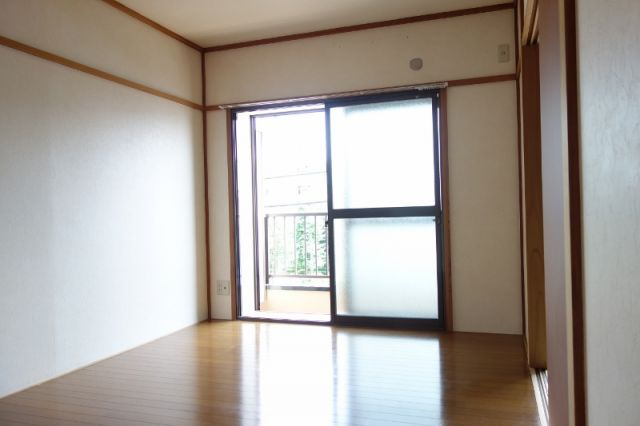 第２竹雪コーポの洋室