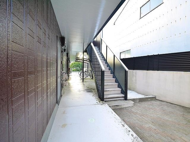 アイビー21Aのエントランス|建物の内部です