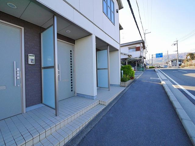 シャーメゾン　コトーの駐車場|車をお持ちの方に嬉しい駐車場付きの物件です