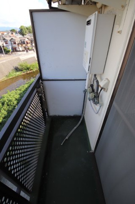 【設備】 | 新栄プロパティー北野田Ⅰ | 室外洗濯機置場