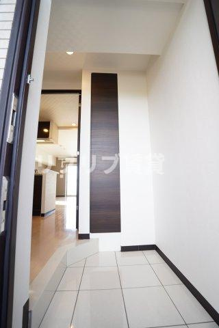 東ビルの玄関