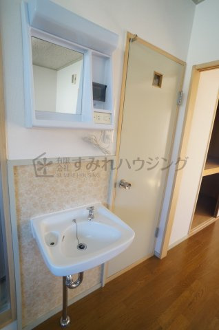 売布ハイツの独立洗面台