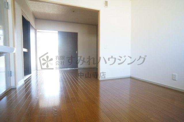 売布ハイツの居間・リビング