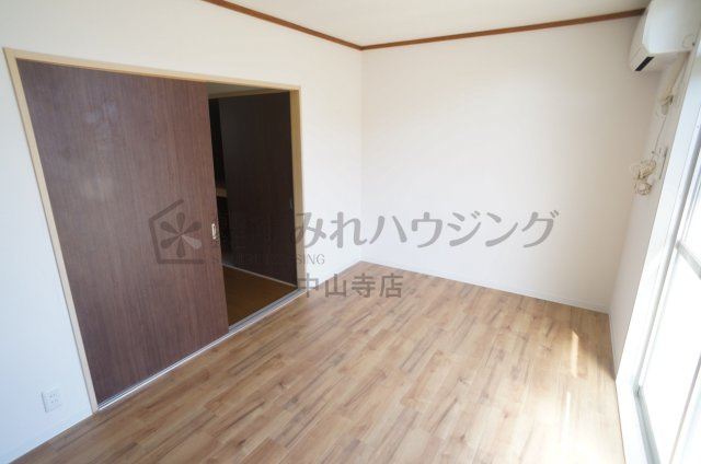 売布ハイツの寝室
