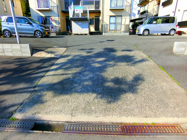フォーリストハイムBの駐車場