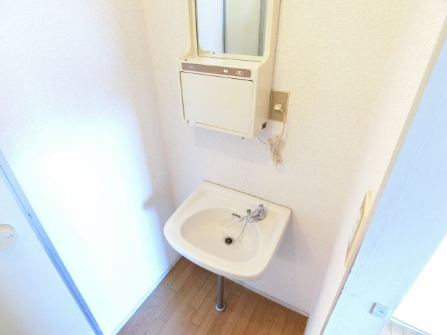 フォーリストハイムBの洗面所