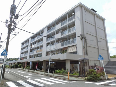 【外観】 | 富岡シーサイドコーポB棟 | 京浜急行線「京急富岡」駅徒歩4分と好立地！