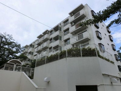 【外観】 | 東急ドエルあざみ野マールス | 東急田園都市線・横浜市営地下鉄ブルーライン「あざみ野」駅バス7分/小田急小田原線・多摩線「新百合ヶ丘」駅バス20分「すすき野一丁目」バス停停歩1分と他路線利用可能！
