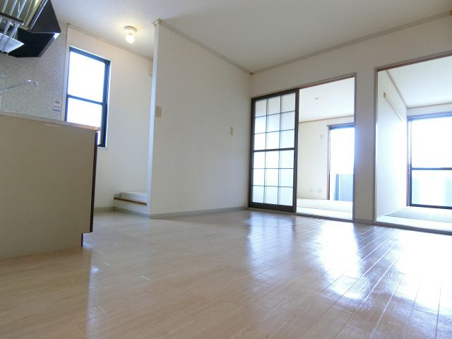 ディアコート小金台Ｄ棟の居間・リビング