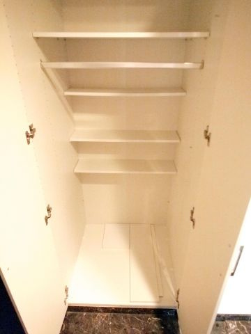 エルザグレース堀江タワーの収納