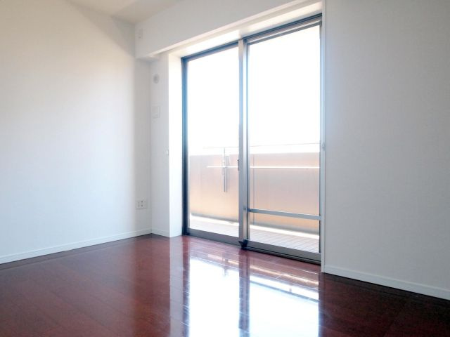 エルザグレース堀江タワーの洋室