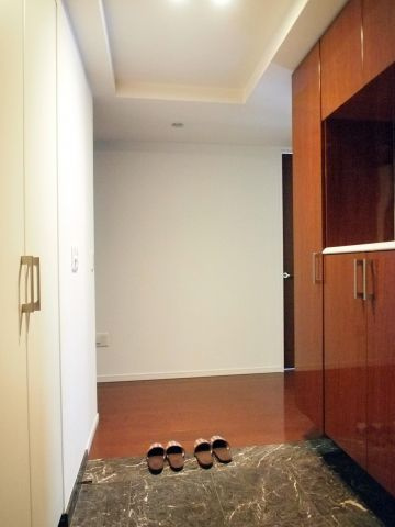 エルザグレース堀江タワーの玄関