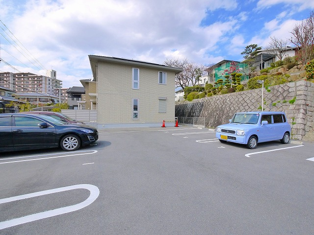メゾン　クレール（三碓町）の駐車場|駐車場完備です