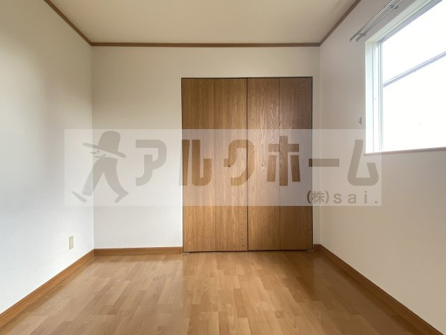 南小阪合ハイツの洋室